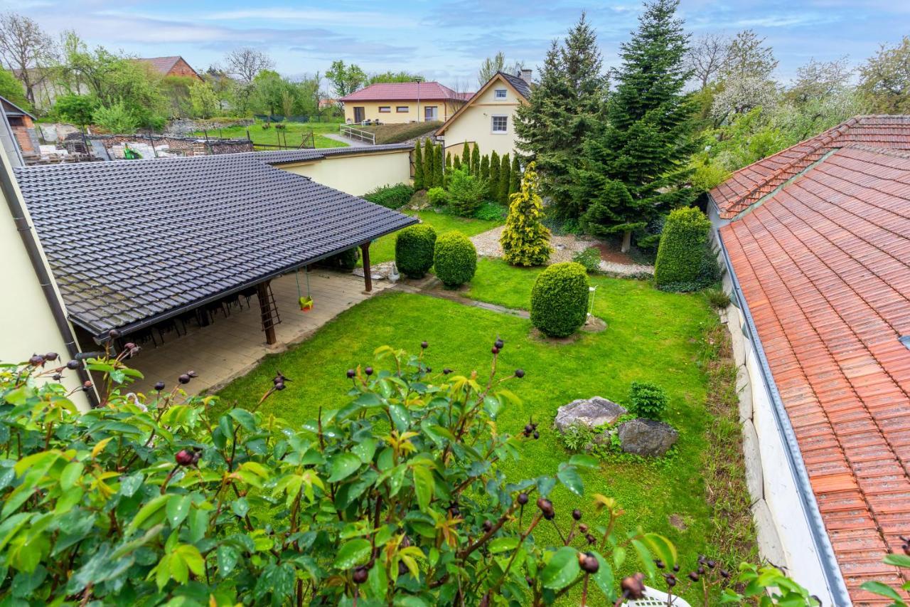 Apartmanovy Dum Vilémovice Buitenkant foto