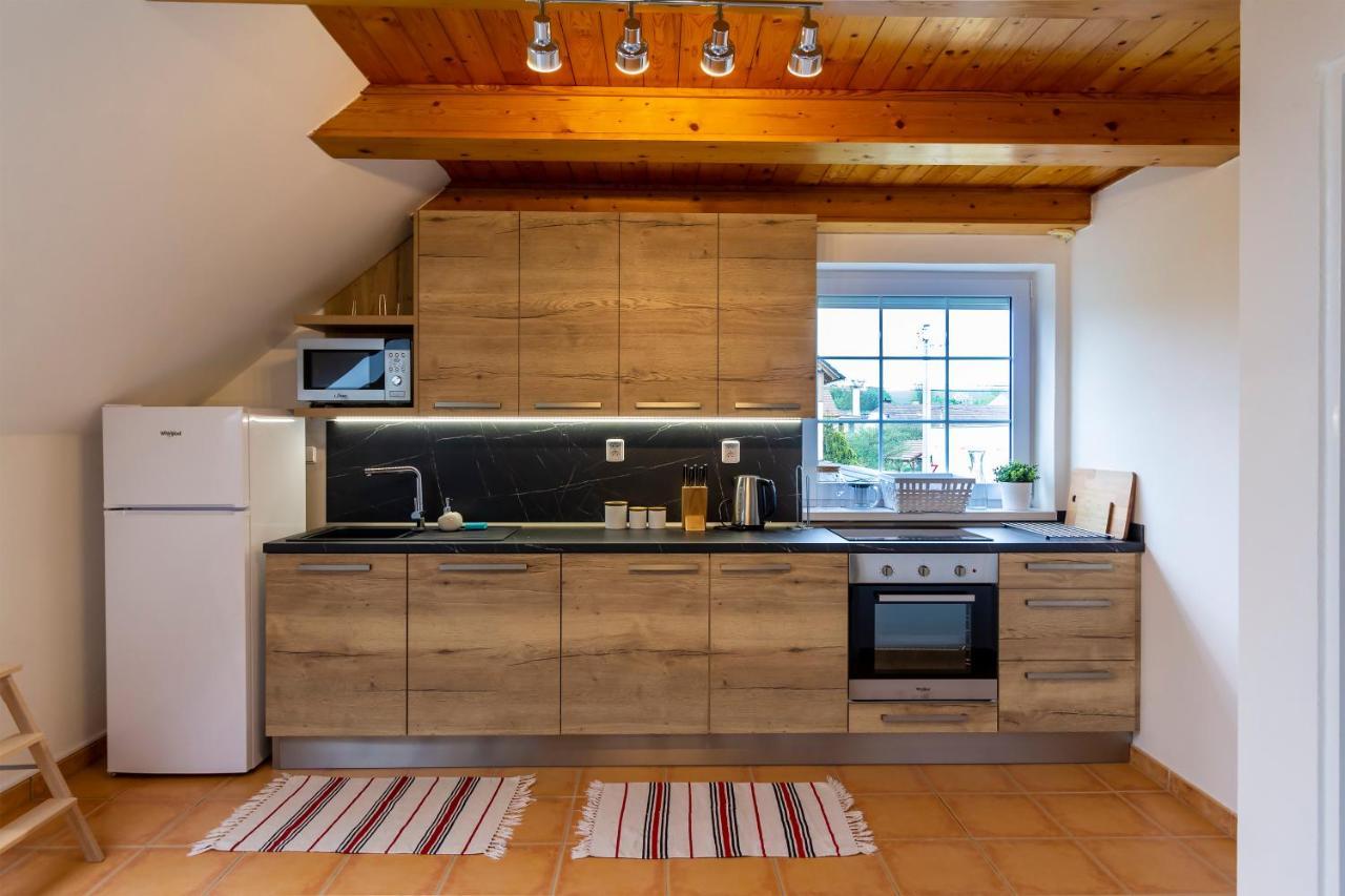 Apartmanovy Dum Vilémovice Buitenkant foto