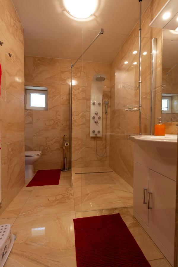 Apartmanovy Dum Vilémovice Buitenkant foto